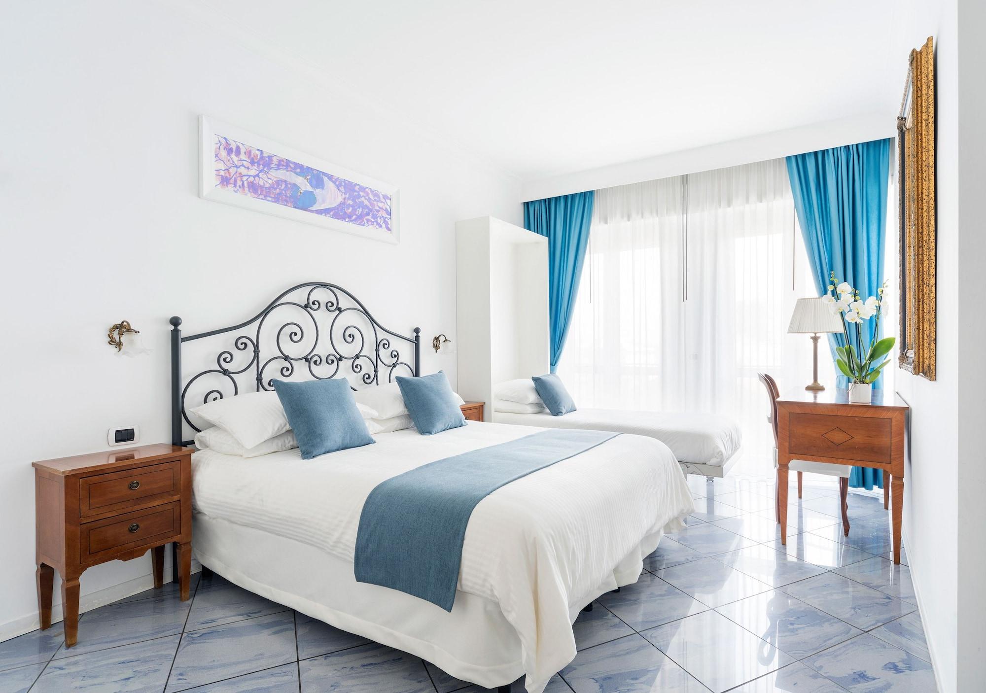 Fiorentini Residence Napoli Bagian luar foto