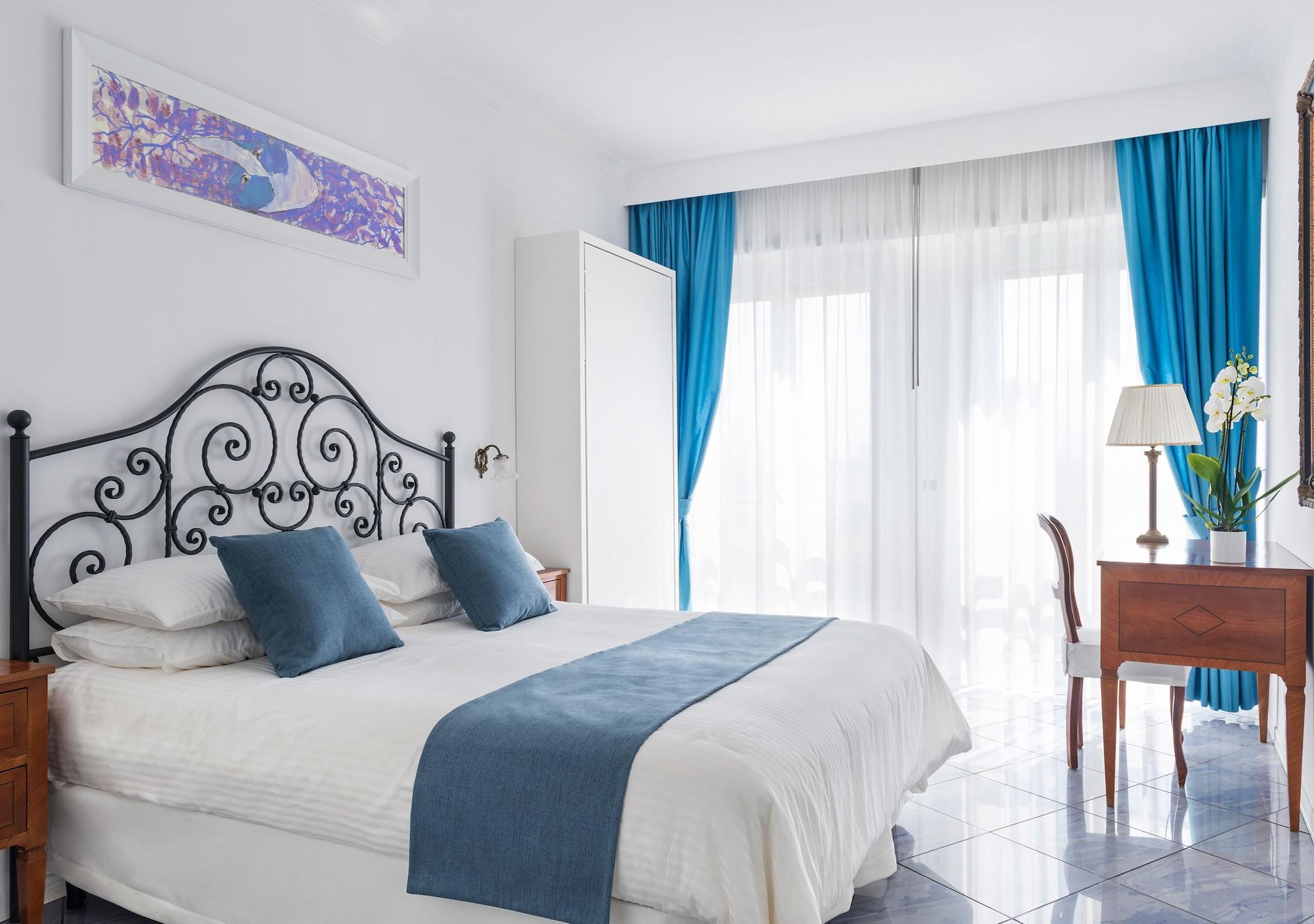 Fiorentini Residence Napoli Bagian luar foto