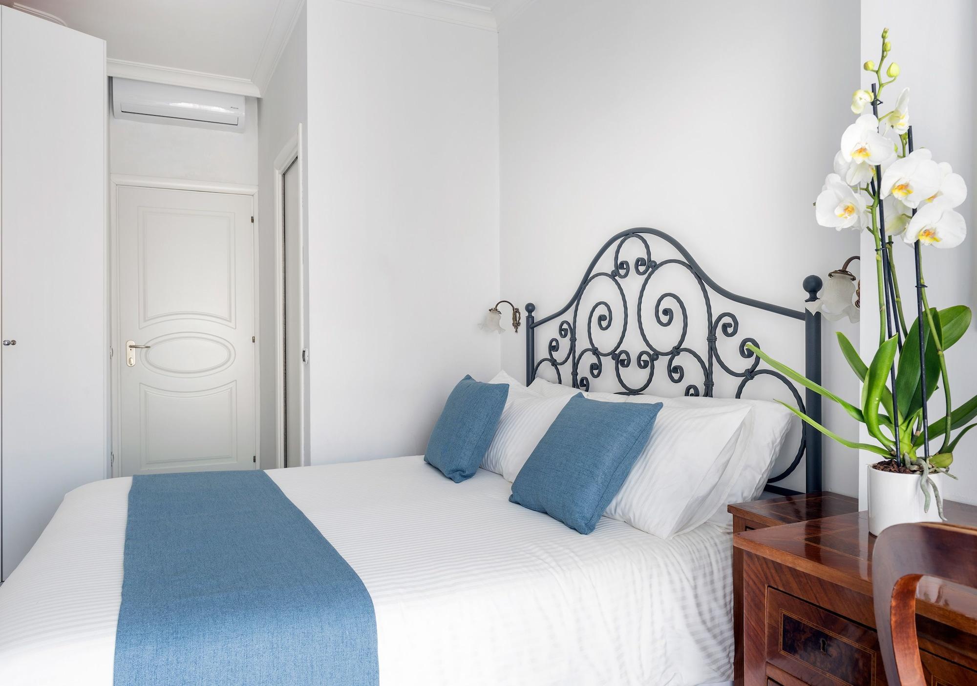 Fiorentini Residence Napoli Bagian luar foto
