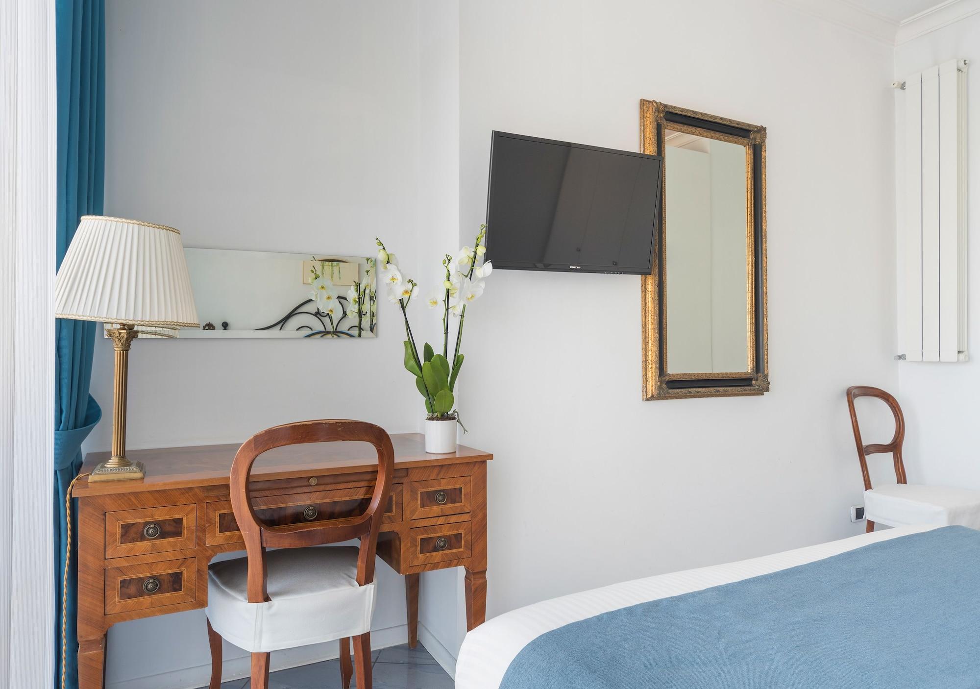 Fiorentini Residence Napoli Bagian luar foto