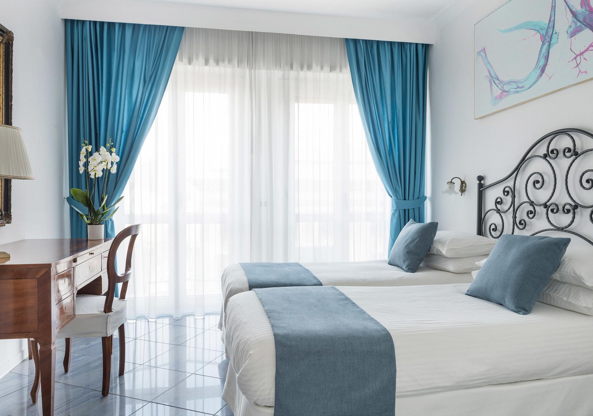 Fiorentini Residence Napoli Bagian luar foto