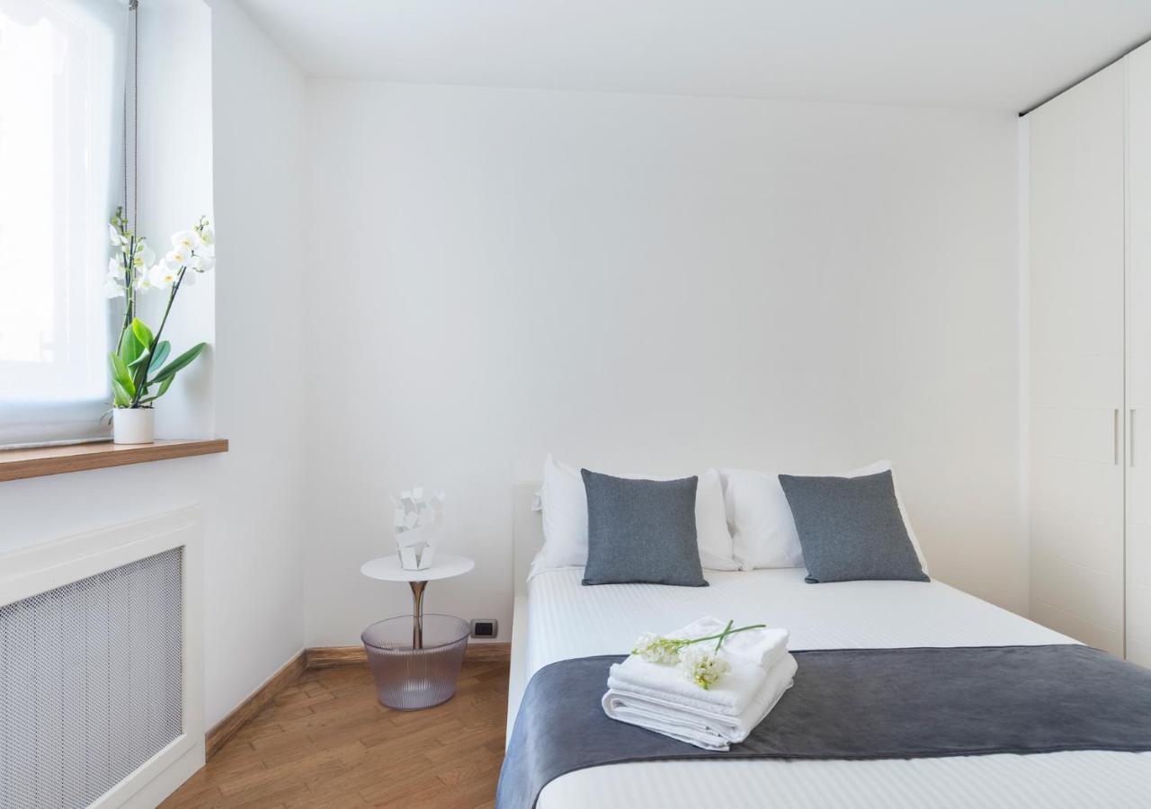 Fiorentini Residence Napoli Bagian luar foto