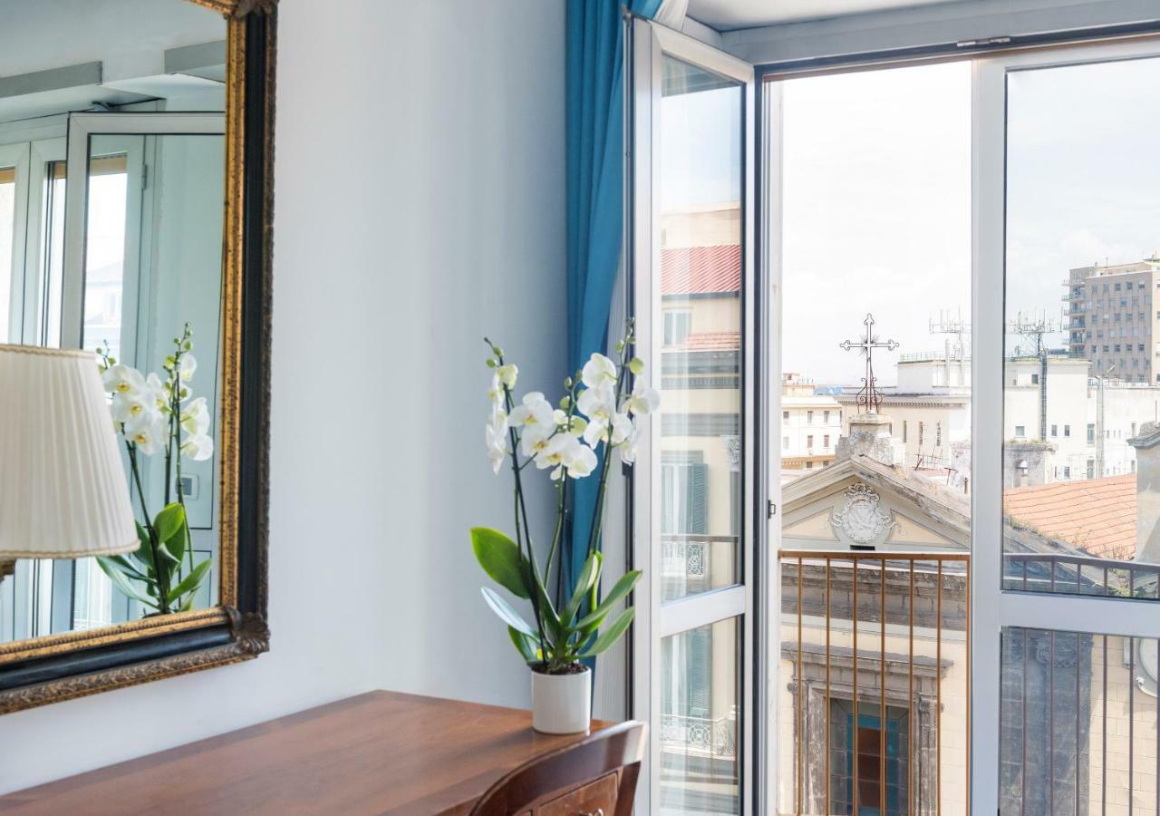 Fiorentini Residence Napoli Bagian luar foto