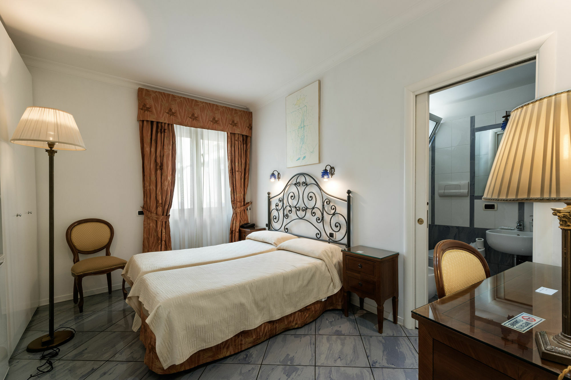Fiorentini Residence Napoli Bagian luar foto