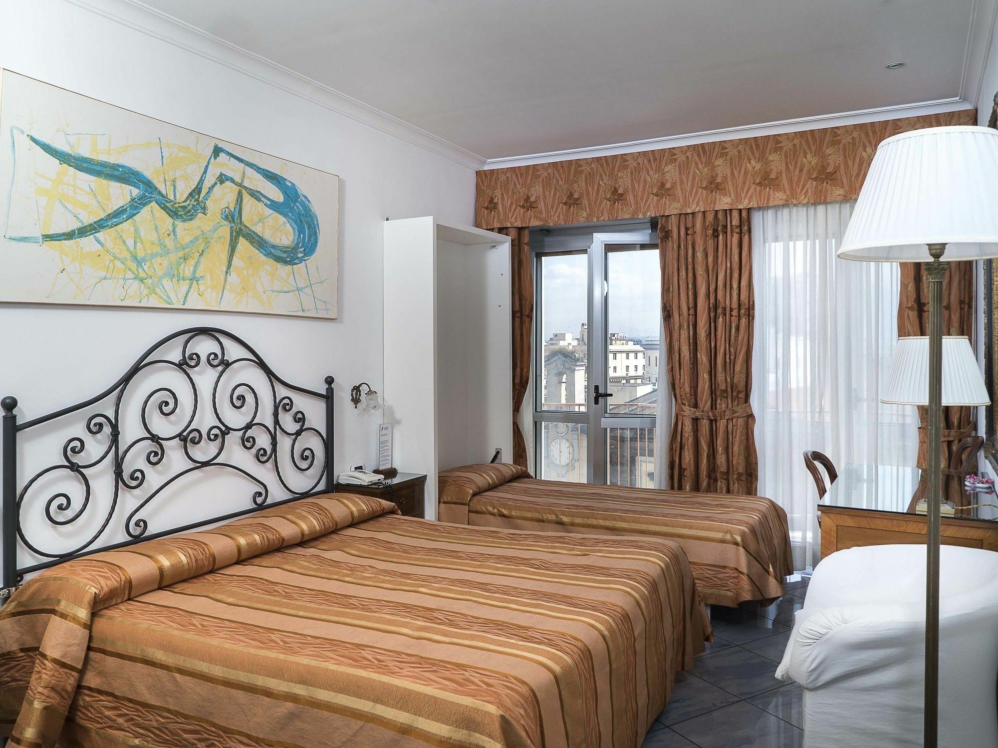 Fiorentini Residence Napoli Bagian luar foto
