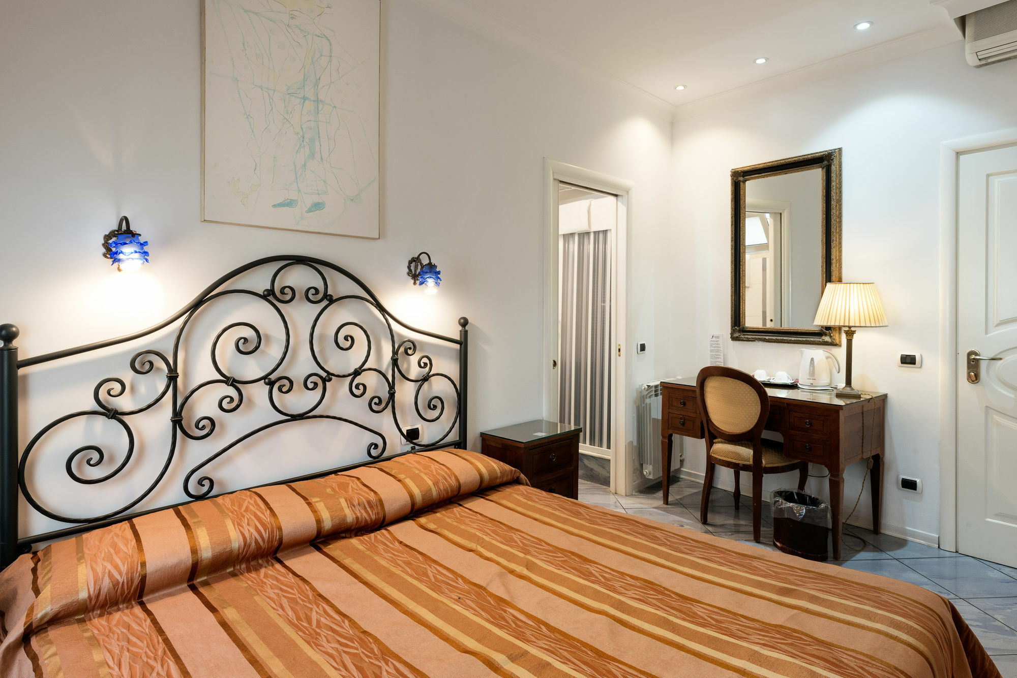 Fiorentini Residence Napoli Bagian luar foto